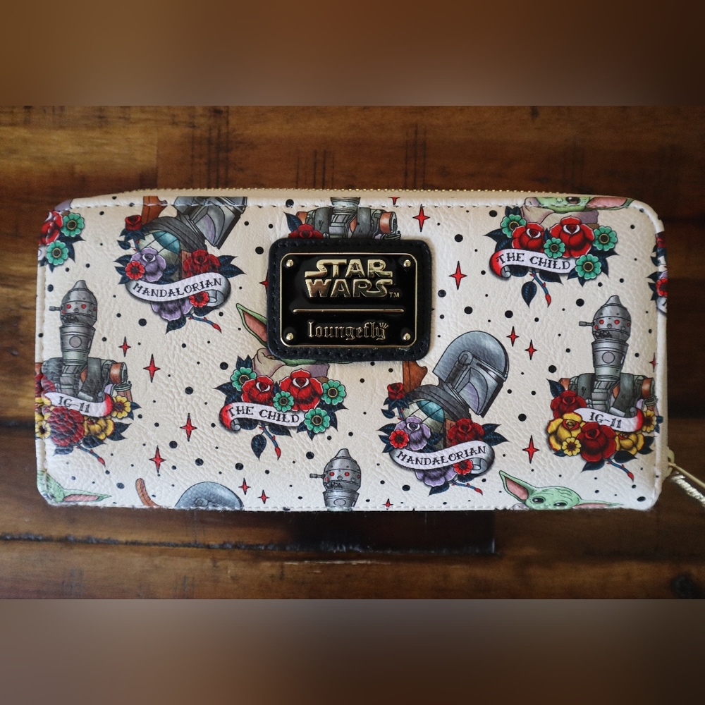 LOUNGEFLY Star Wars "The Mandalorian" wallet